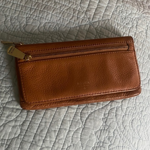 Fossil Tan Leather Wallet with Bronze Accents - Picture 1 of 6